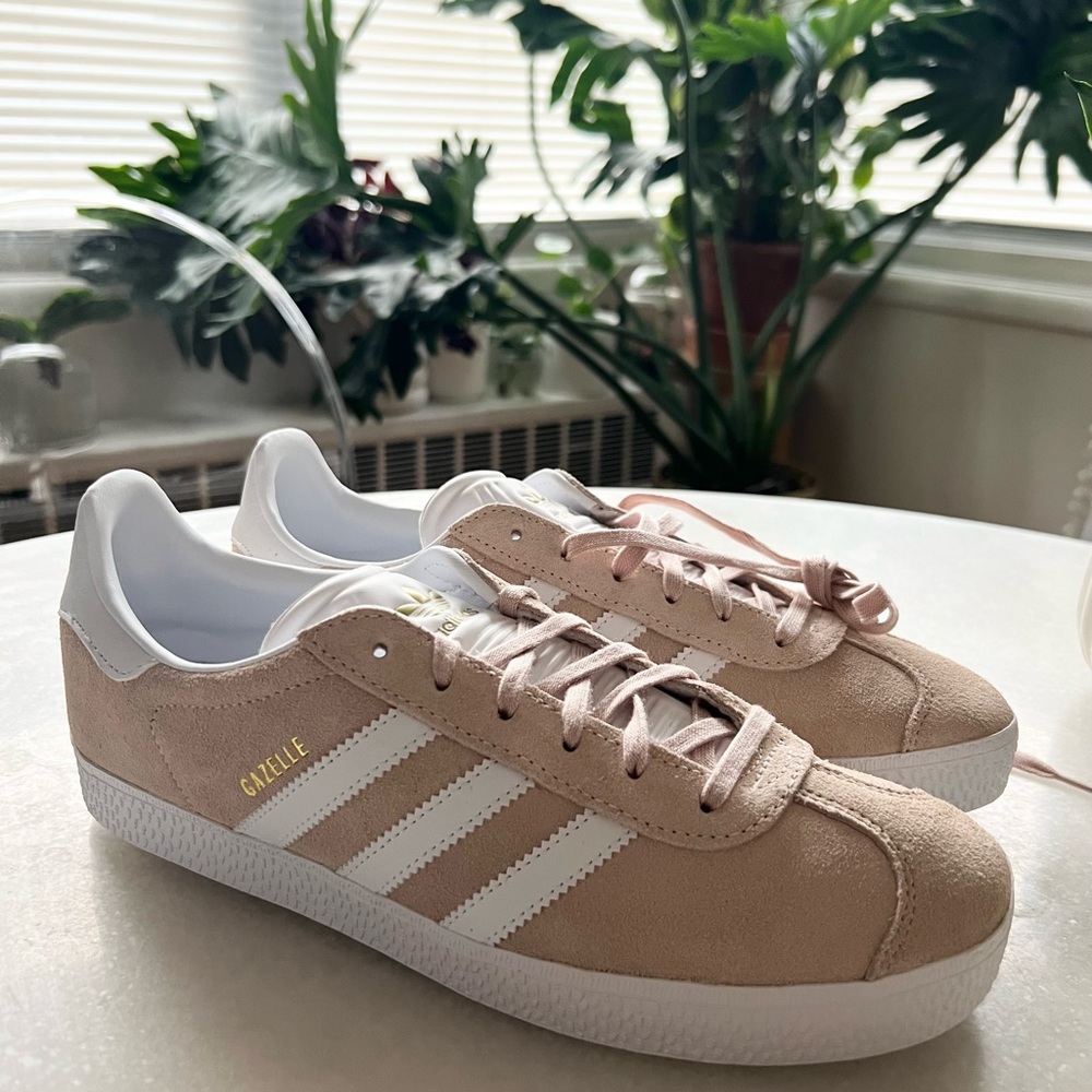 Adidas Gazelle Originals Sneakers Pink/White Kids Size 7.0 Women’s Size 8.5